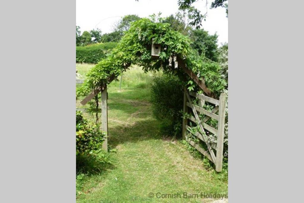 The Snug At Cornish Barn Holidays Truro Exteriör bild