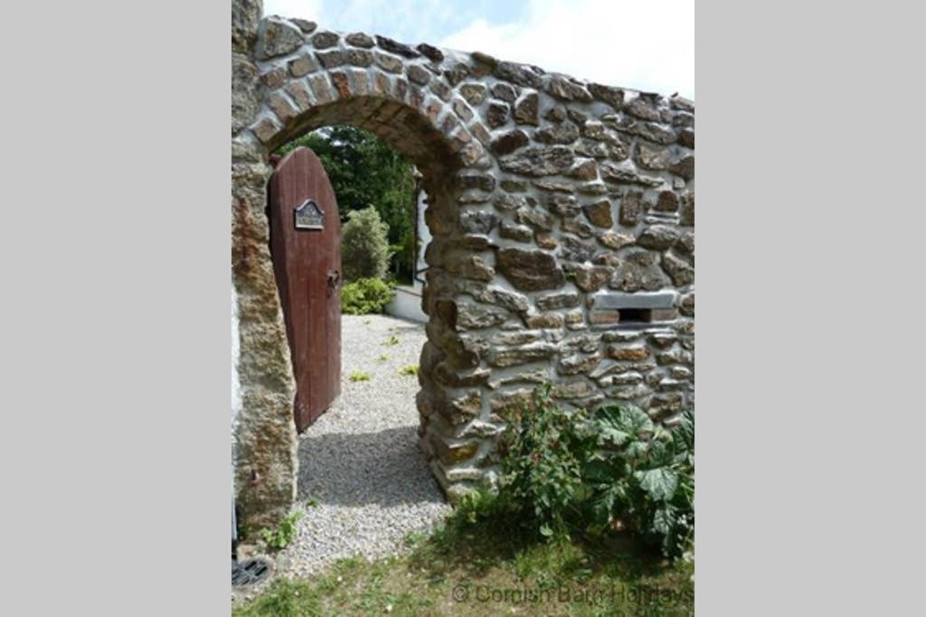 The Snug At Cornish Barn Holidays Truro Exteriör bild