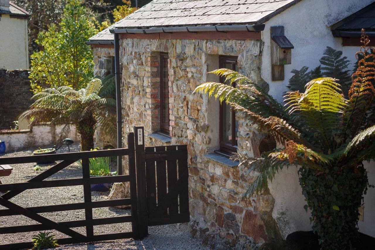 The Snug At Cornish Barn Holidays Truro Exteriör bild