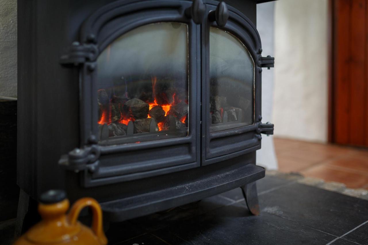 The Snug At Cornish Barn Holidays Truro Exteriör bild