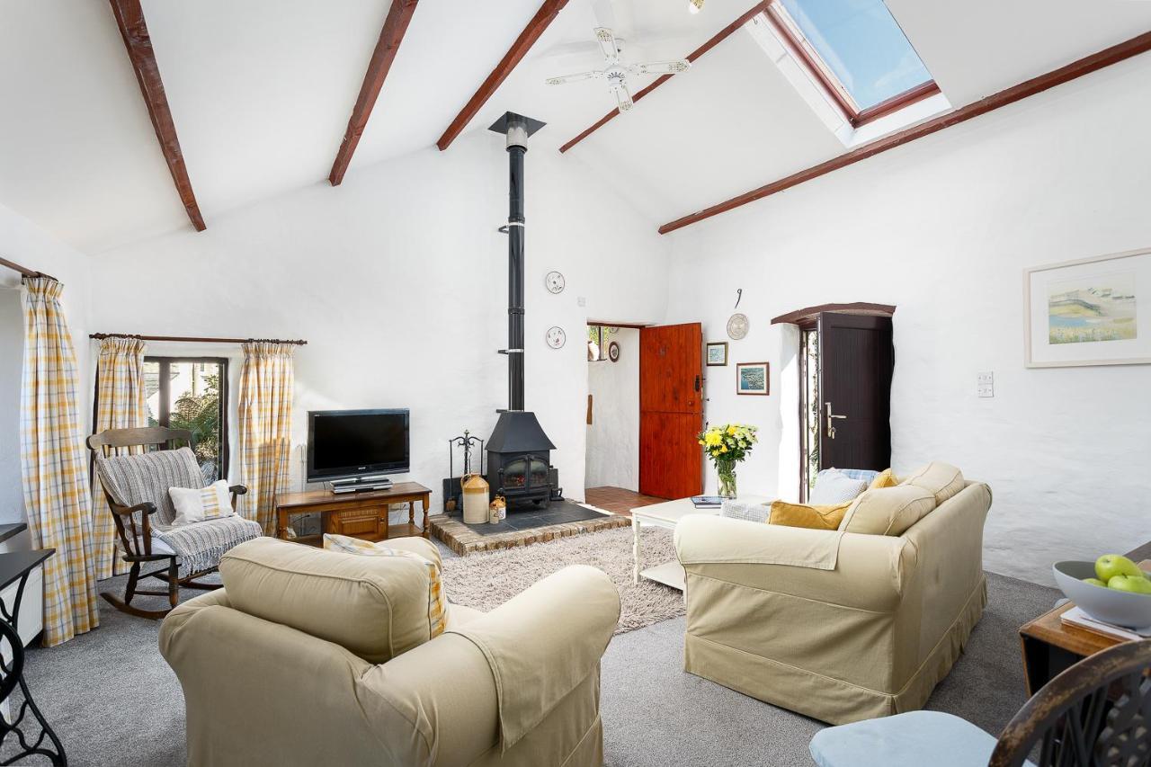 The Snug At Cornish Barn Holidays Truro Exteriör bild